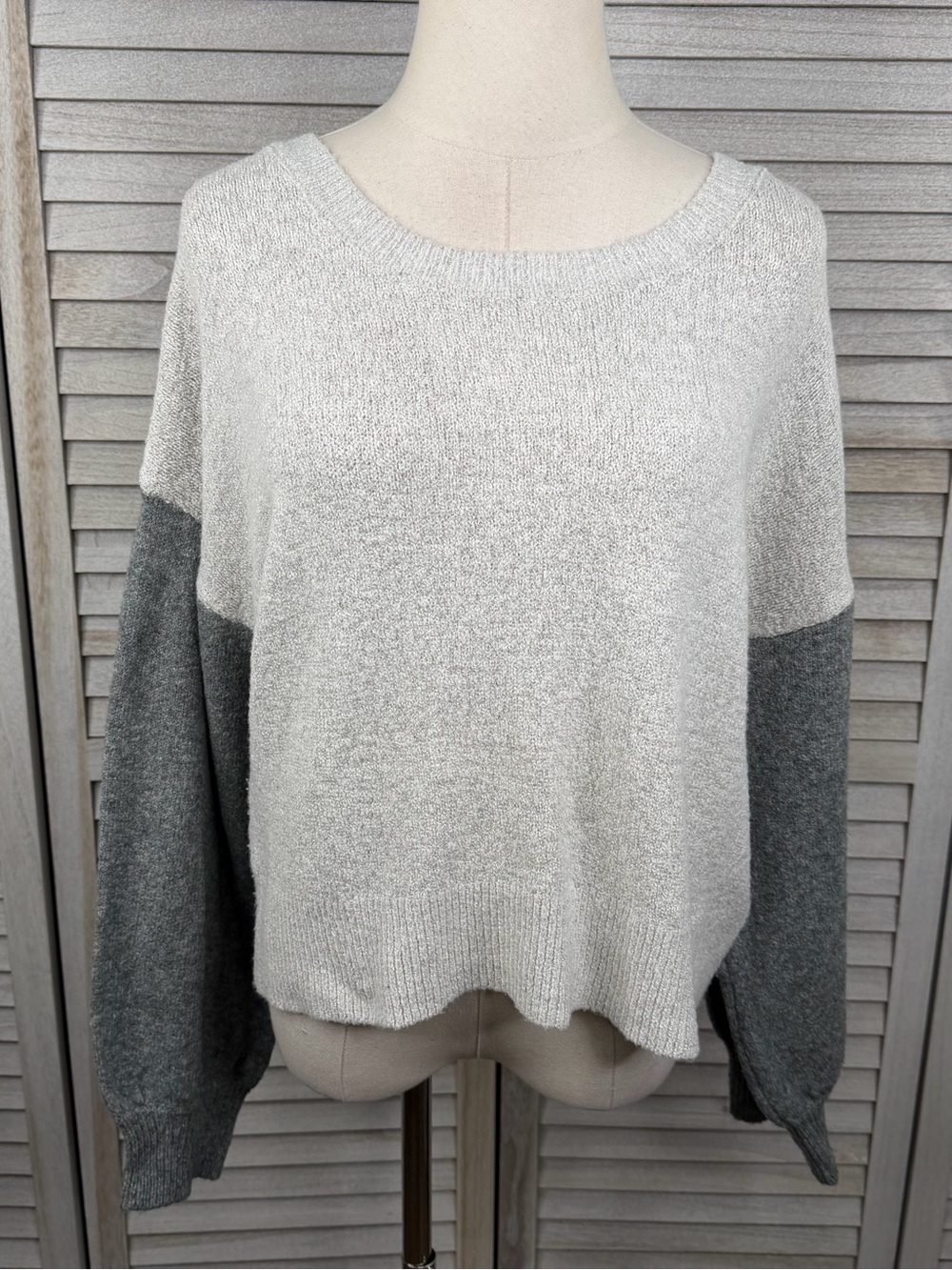 ANTHROPOLOGIE (Ruby Moon) Gray Cropped Drop Shoulder Crewneck Sweater-Medium
